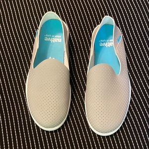 Native “keep it lite” shoes. Womens 6.